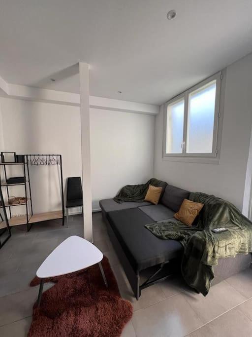 Appartement Idealement Situe Montereau-faut-Yonne Bagian luar foto